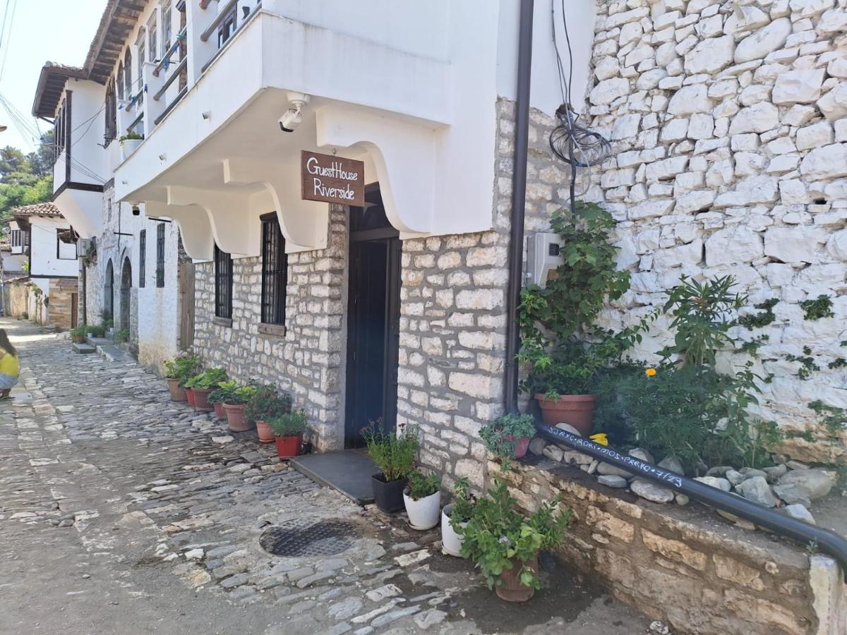 Guesthouse Riverside Berat Bagian luar foto