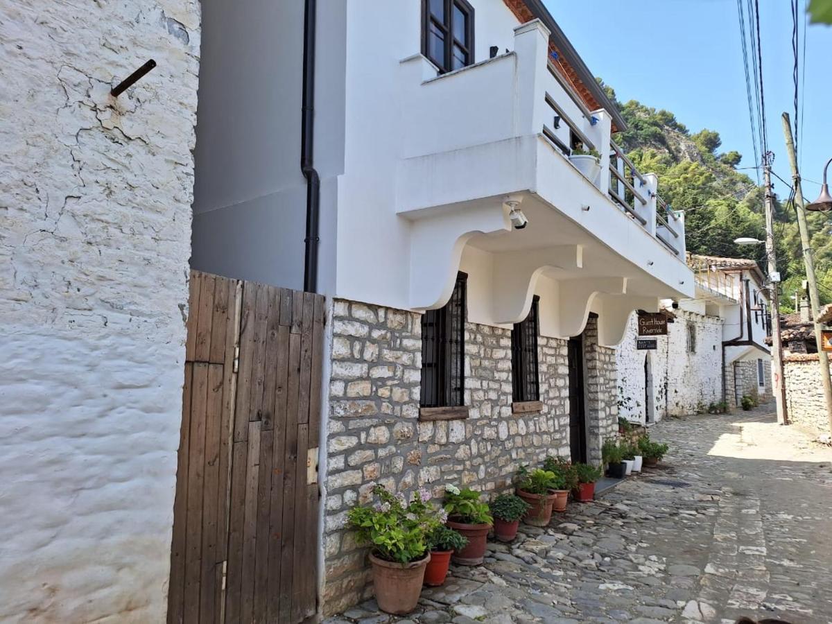 Guesthouse Riverside Berat Bagian luar foto